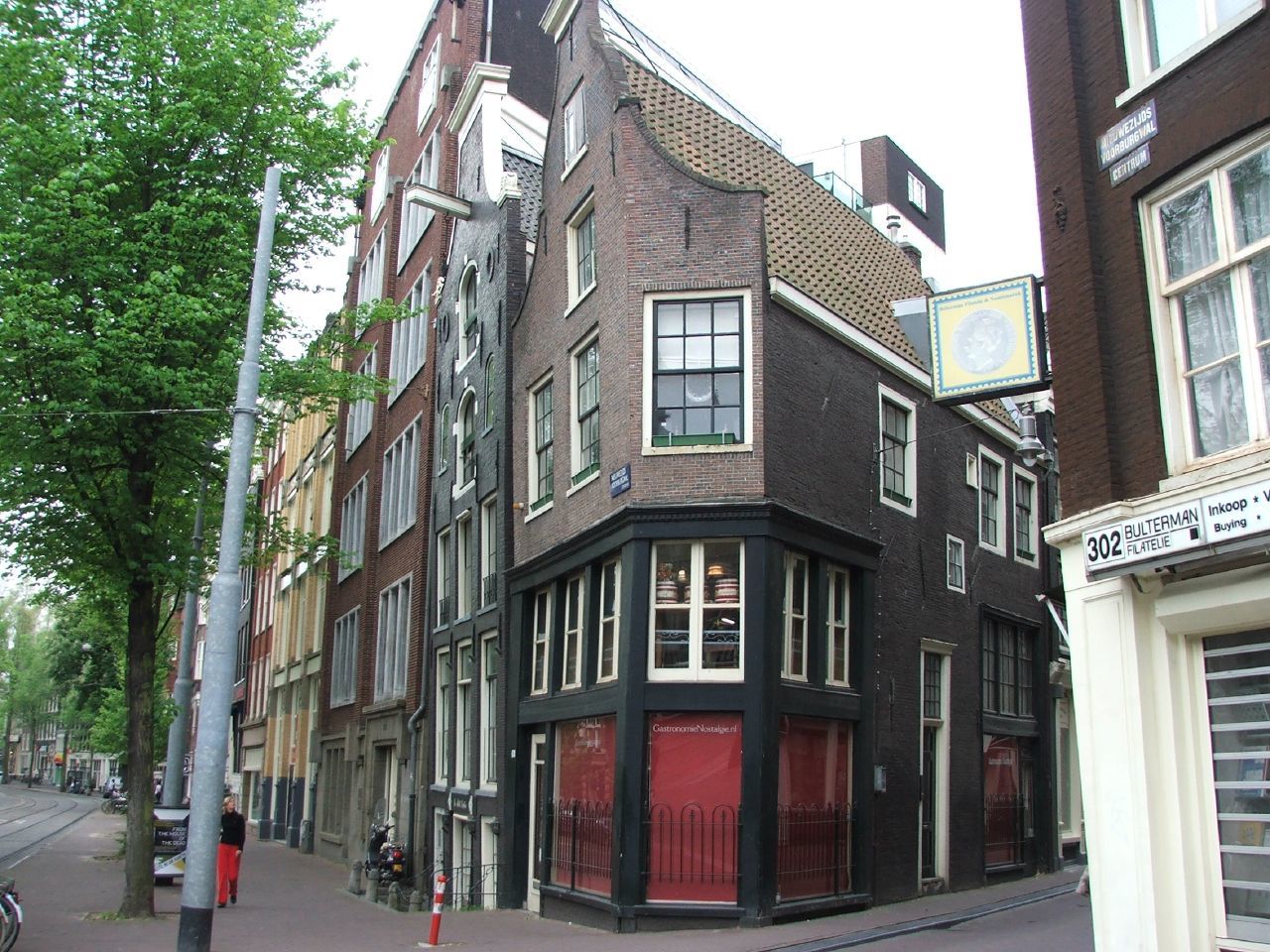 Krzywe domy Amsterdamu